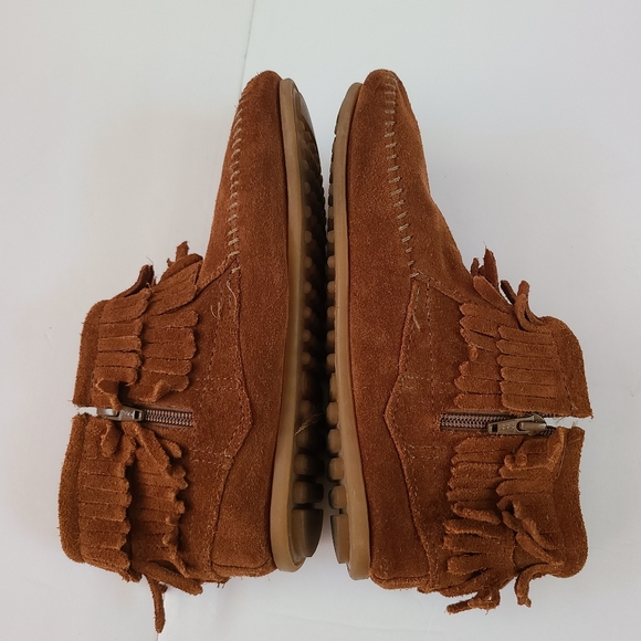 Minnetonka double fringe side zip boots Sz 4 - Picture 7 of 8